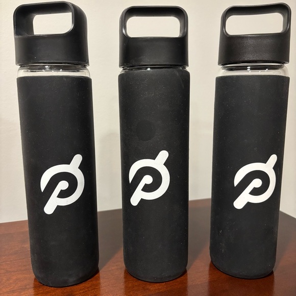 Peloton Lot Of 3 Non-Slip Rubber Glass Water Bottles 16oz w/Black Screw On Top - Picture 1 of 6
